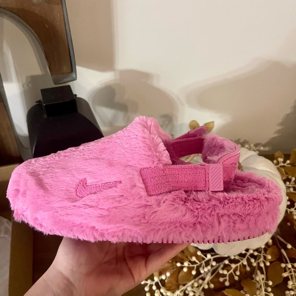 Women’s Nike Calm Mule SE NA (pink)